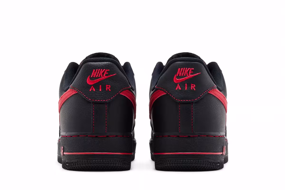 Nike Air Force 1 Bred, view 7