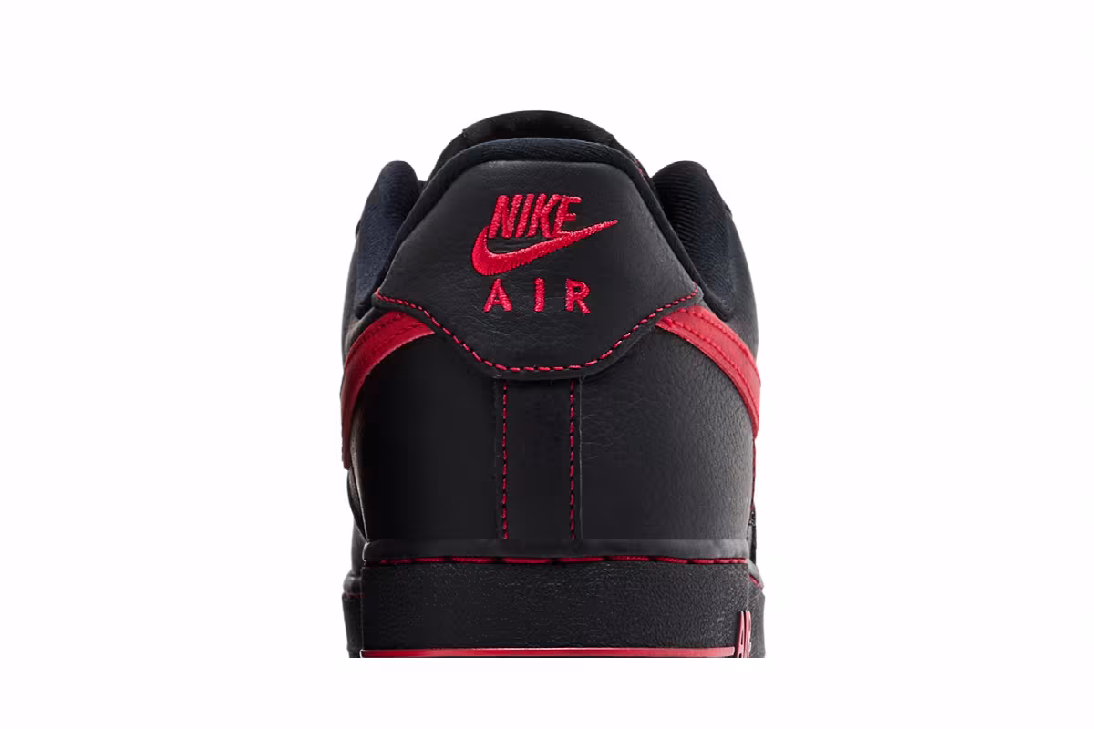 Nike Air Force 1 Bred, view 8