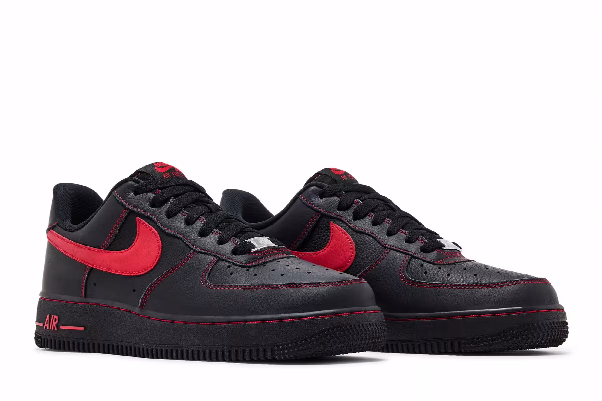 Nike Air Force 1 Bred, view 9