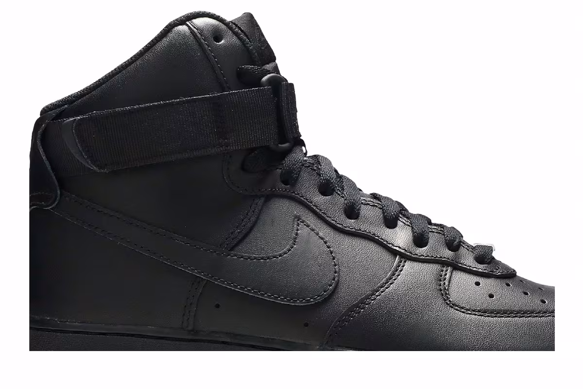 Nike Air Force 1 High Triple Black, view 3