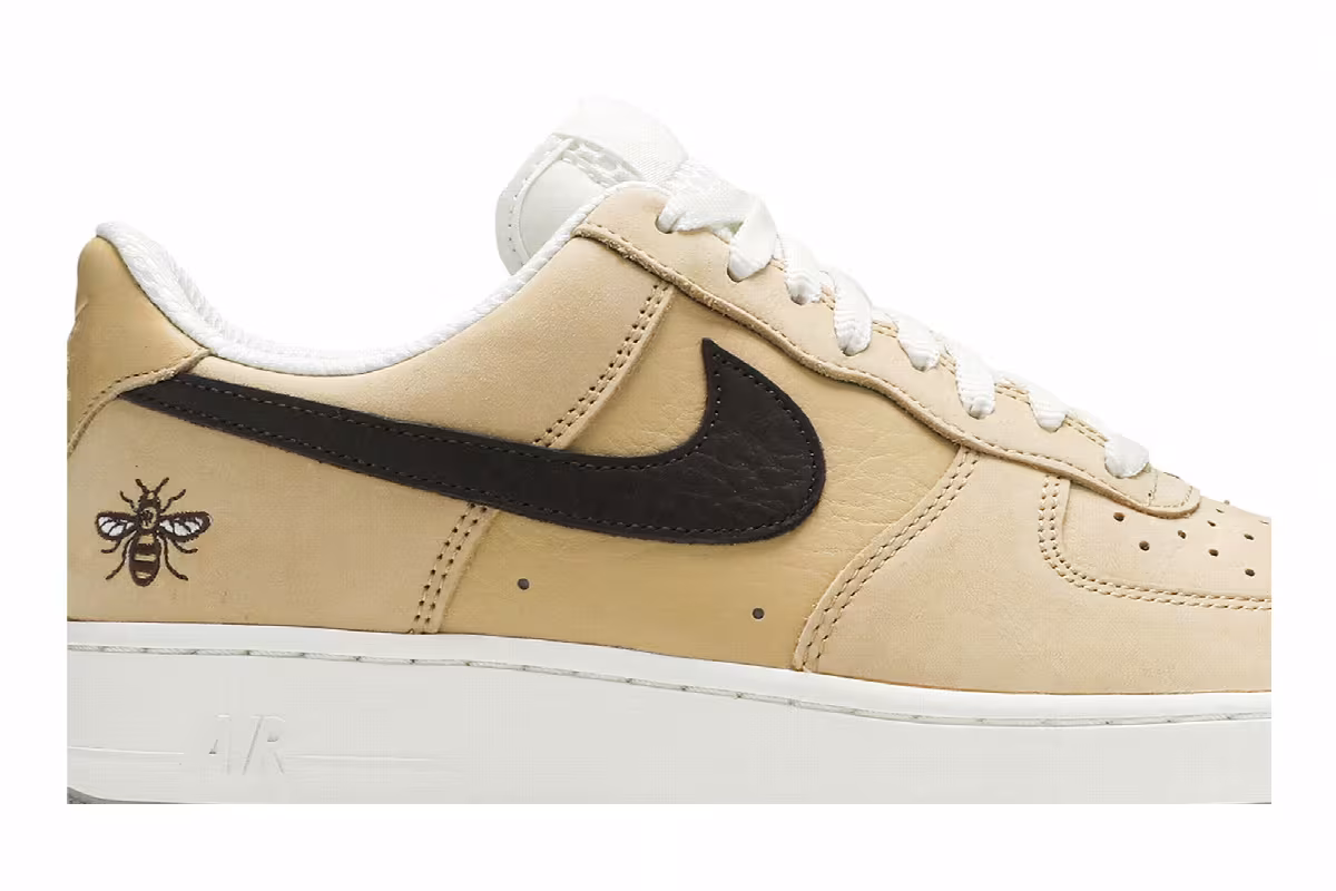 Nike Air Force 1 Low Manchester Bee, view 3
