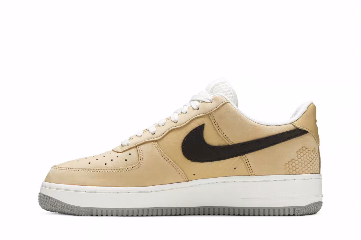 Nike Air Force 1 Low Manchester Bee, view 4