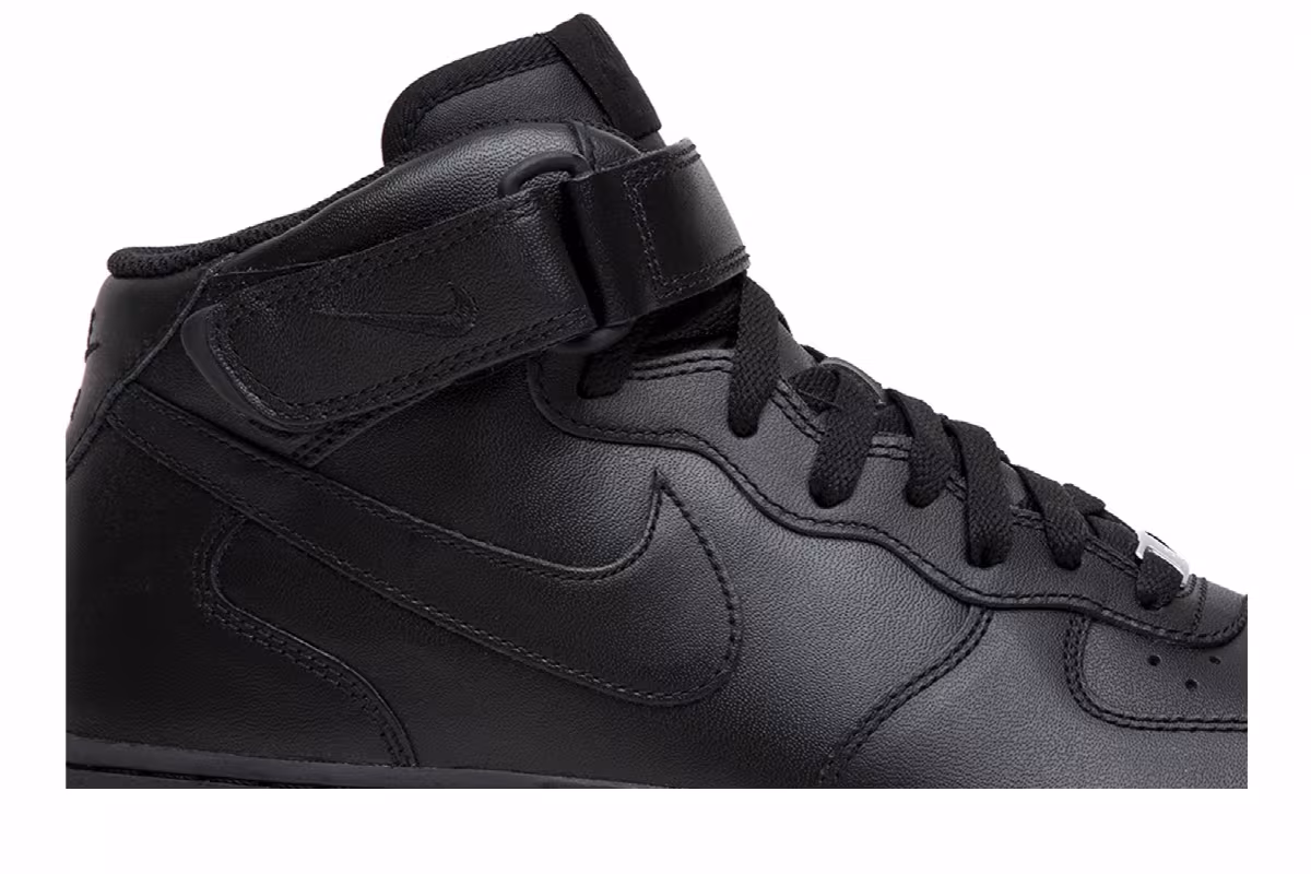 Nike Air Force 1 Mid Triple Black, view 3