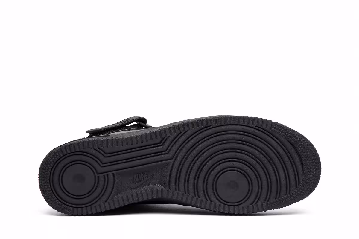 Nike Air Force 1 Mid Triple Black, view 5