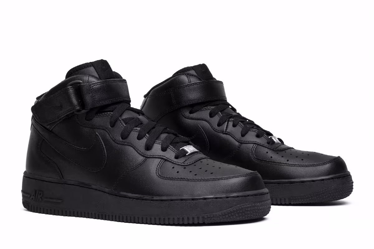 Nike Air Force 1 Mid Triple Black, view 9