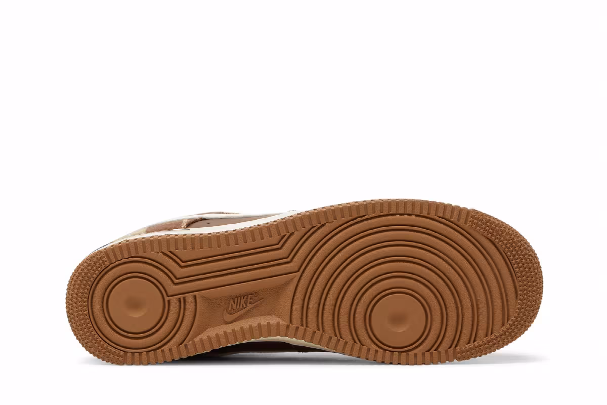 Nike Air Force 1 Cacao Plaid, view 5