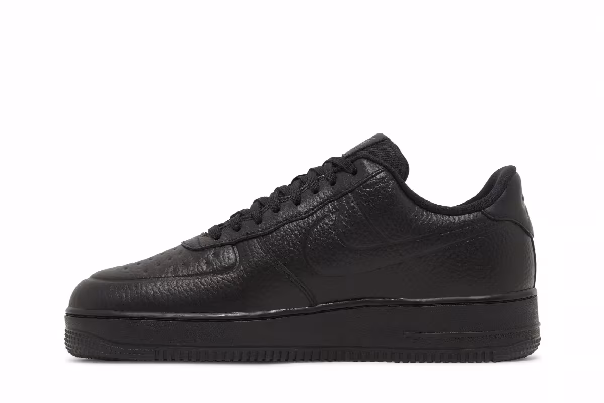 Nike Air Force 1 Triple Black, view 4