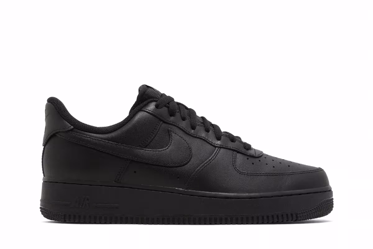 Nike Air Force 1 FlyEase Triple Black, view 2