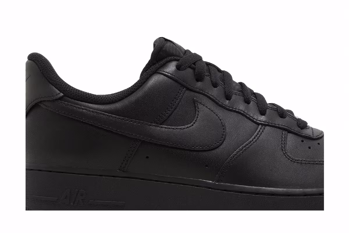 Nike Air Force 1 FlyEase Triple Black, view 3