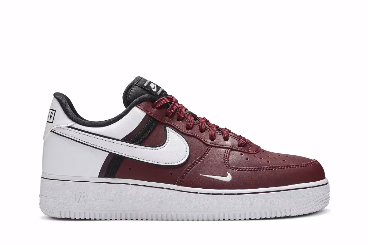 Nike Air Force 1 Low, view 2