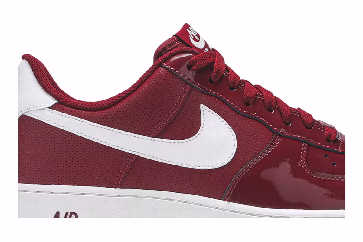 Nike Air Force 1 Low Team Red, view 3