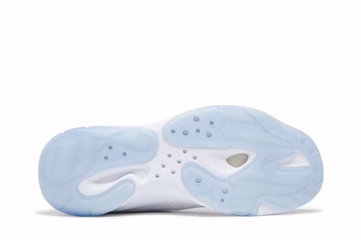 Air Jordan 11 CMFT Low UNC, view 5
