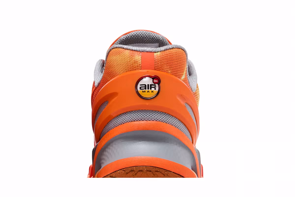 Palace x Nike Air Max DN8 Safety Orange, view 8