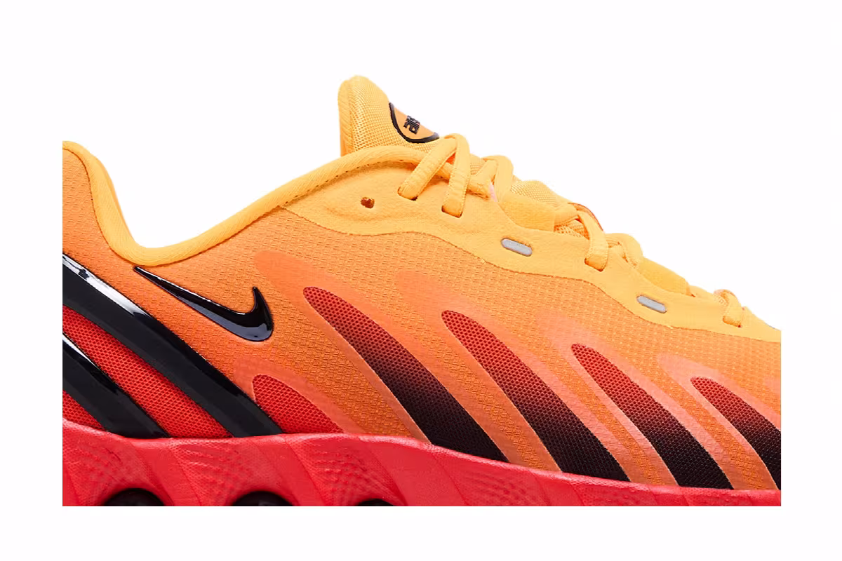 Nike Air Max DN8 Team Orange, view 3