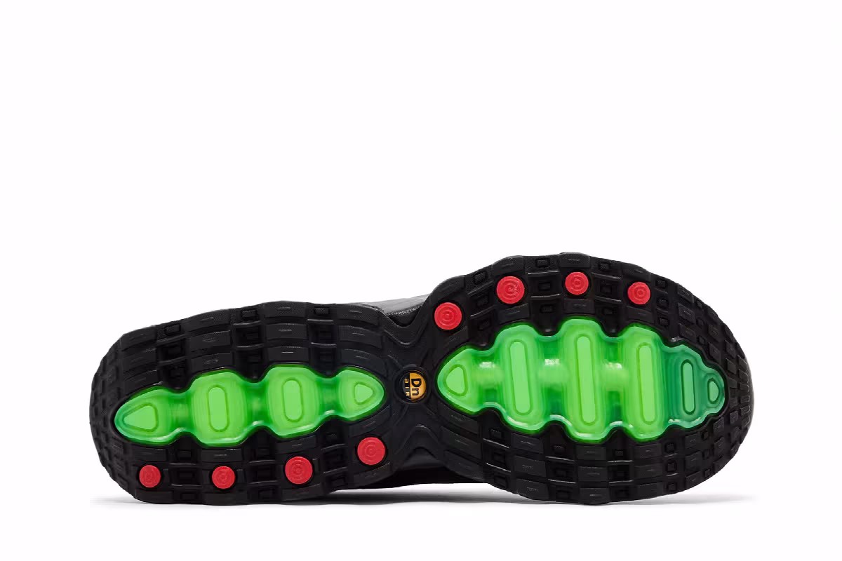 Nike Air Max DN8 Black Green Strike, view 5