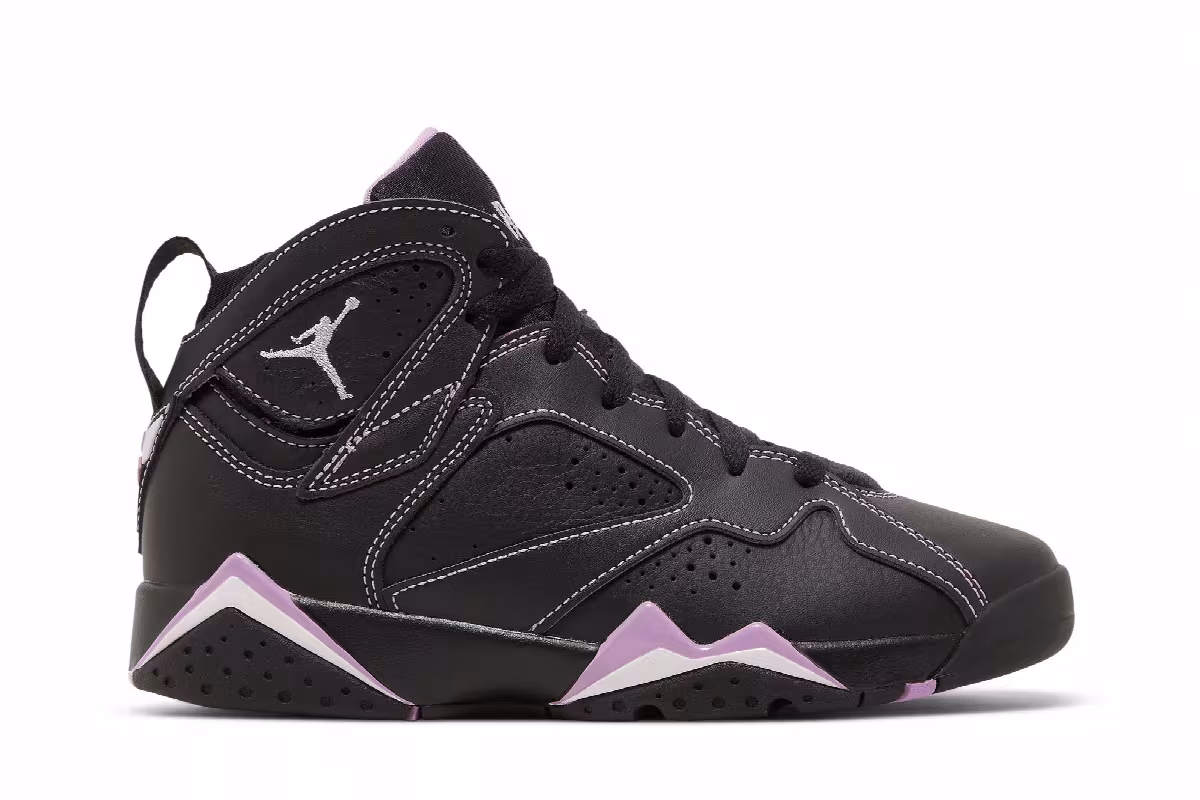 Air Jordan 7 GS Barely Grape, view 2