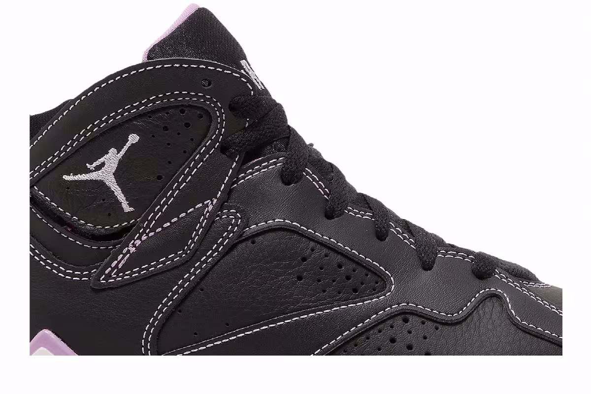 Air Jordan 7 GS Barely Grape, view 3