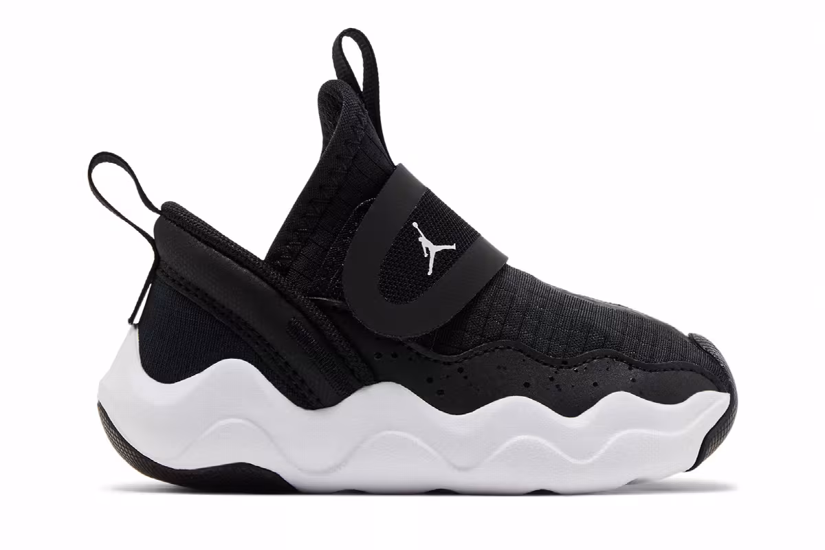 Air Jordan 23/7 TD Black White, view 2