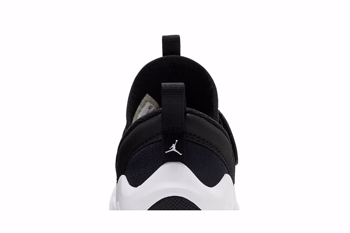 Air Jordan 23/7 TD Black White, view 8