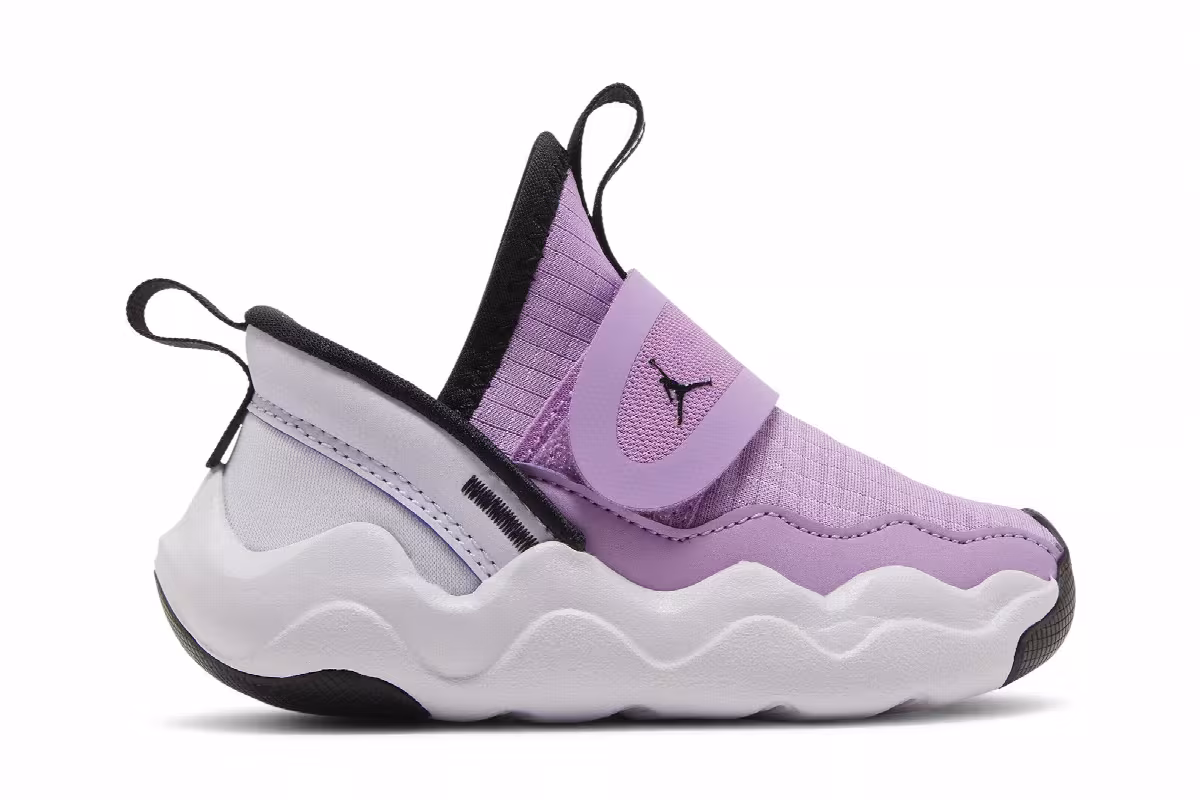 Air Jordan 23/7 TD Rush Fuchsia, view 2