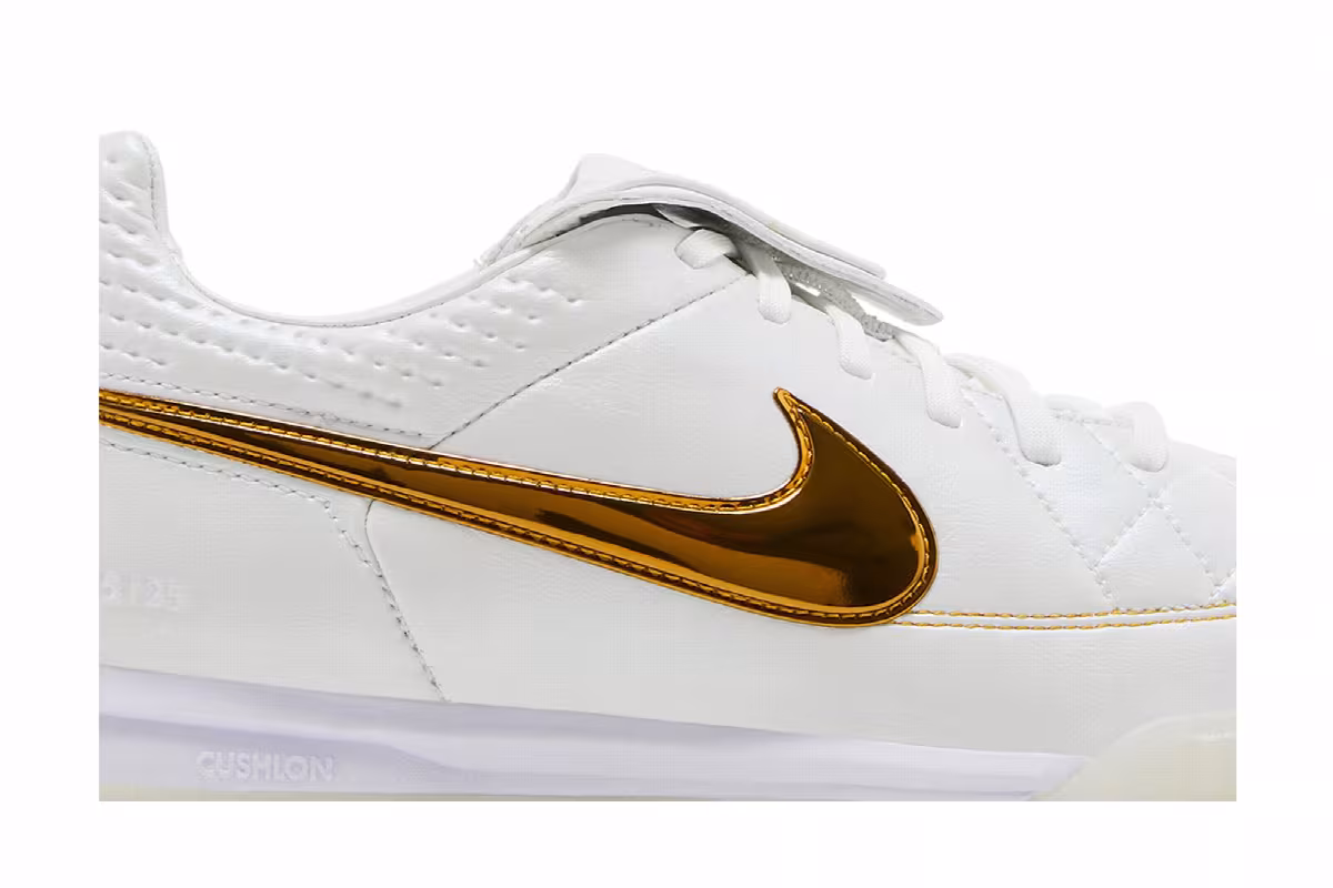 Ronaldinho x Nike Tiempo Legend Touch of Gold, view 3