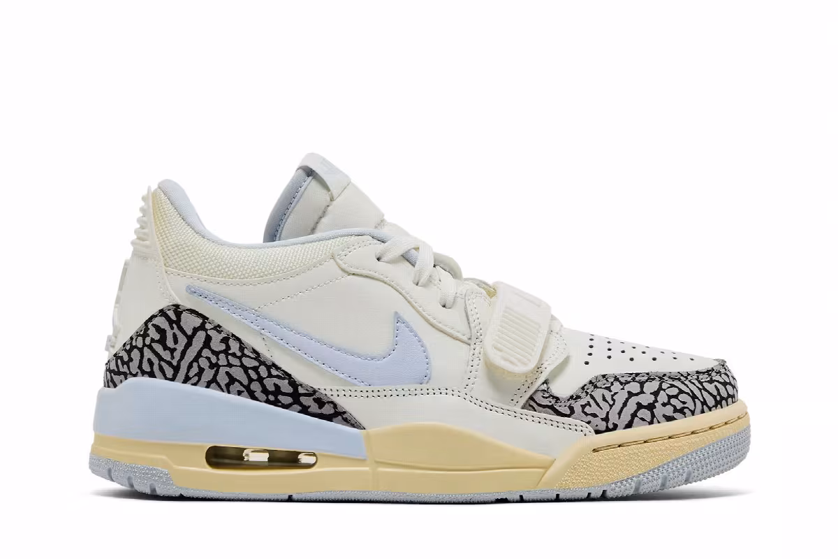 Air Jordan Women's Jordan Legacy 312 Low Sail Football Grey, view 2
