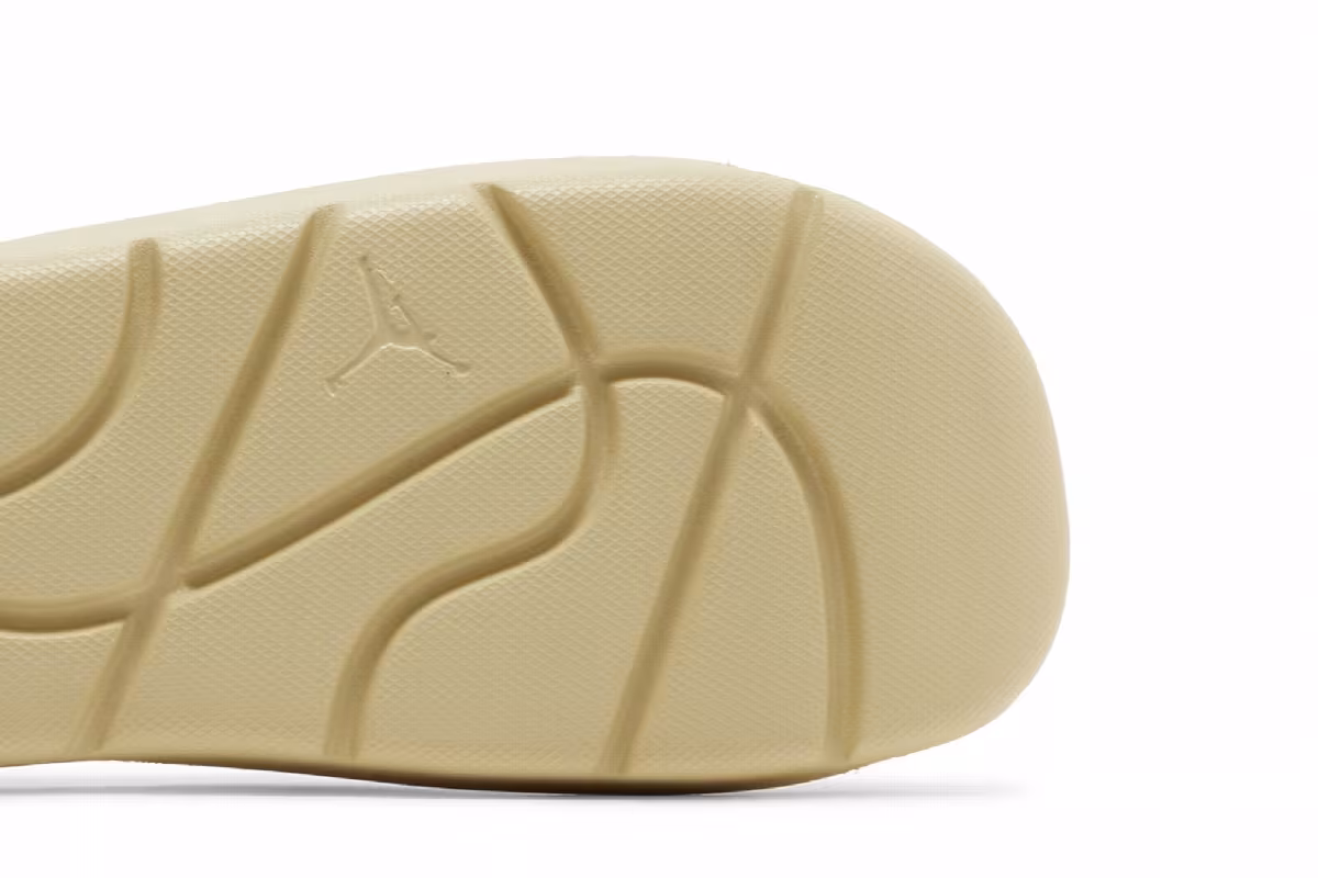 Air Jordan Post Slide Team Gold, view 6