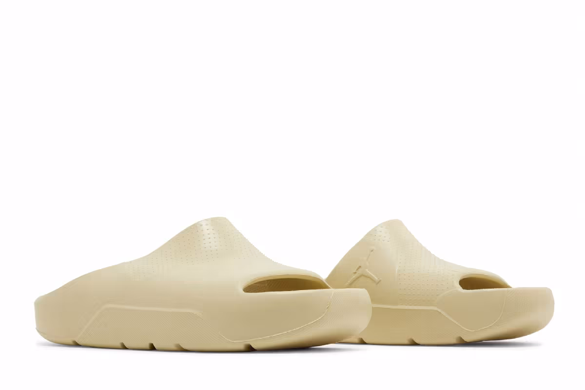 Air Jordan Post Slide Team Gold, view 9
