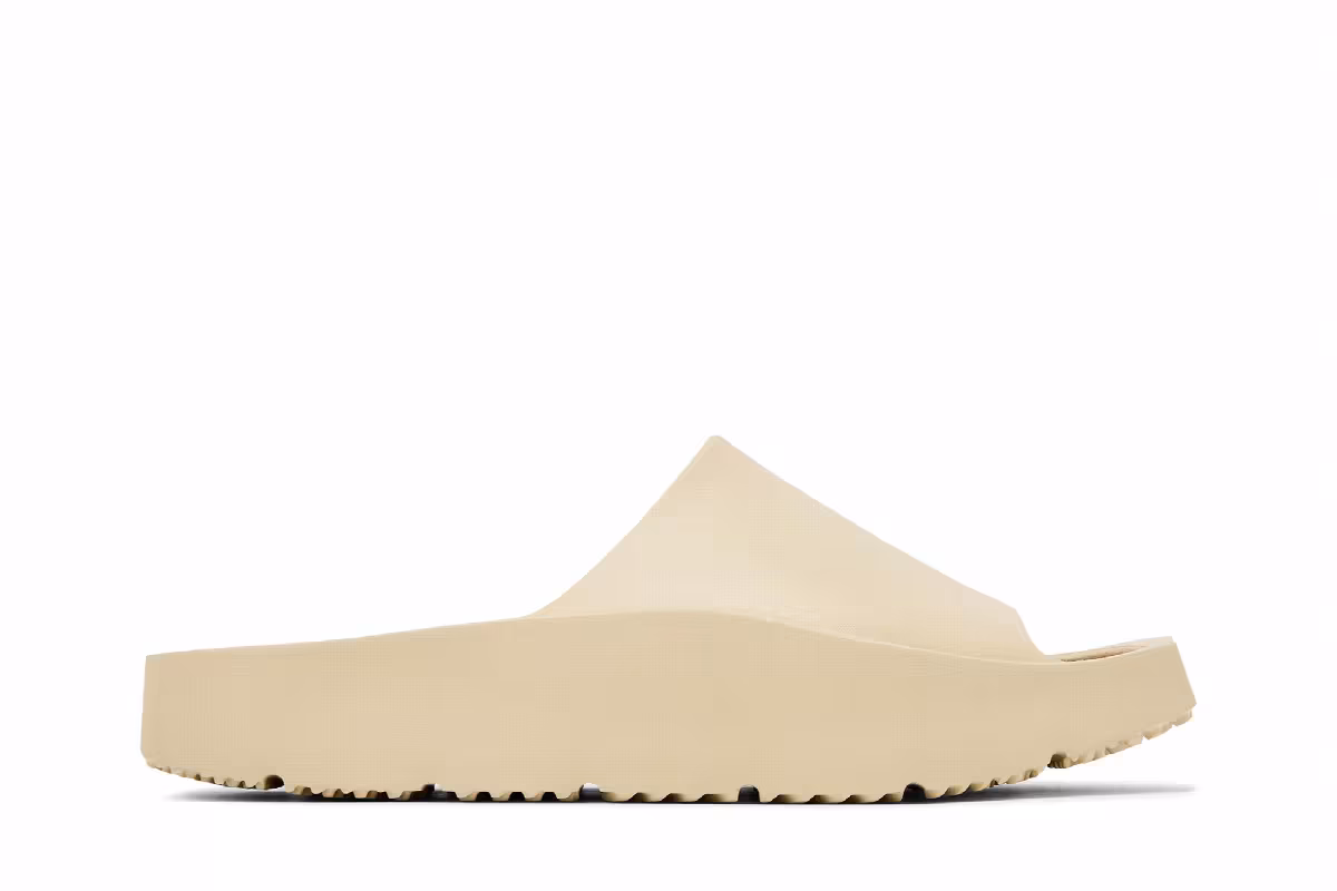 Air Jordan Women's Jordan Hex Slide Team Gold, view 2