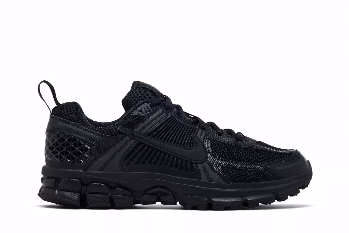 Nike Air Zoom Vomero 5 GS Triple Black, view 2