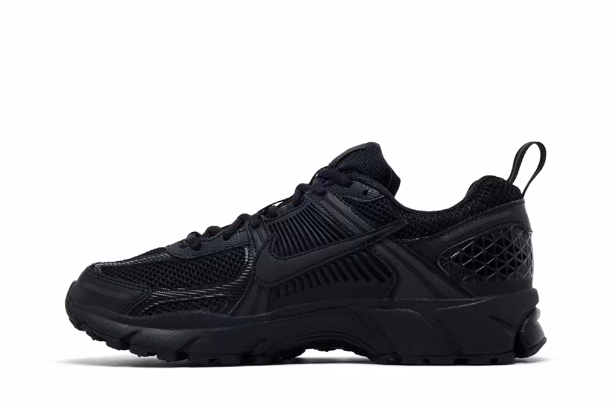 Nike Air Zoom Vomero 5 GS Triple Black, view 4