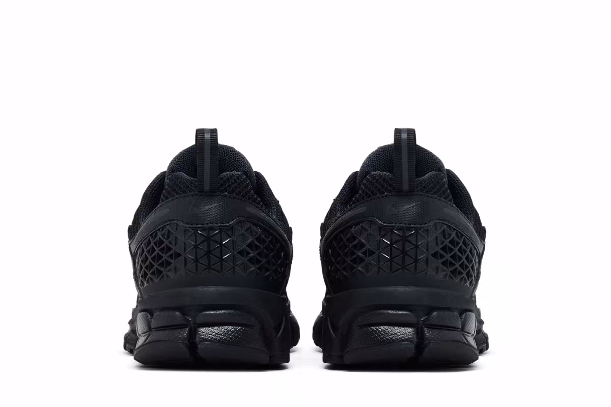 Nike Air Zoom Vomero 5 GS Triple Black, view 7