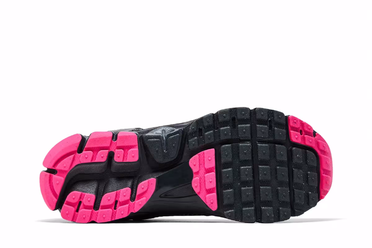 Nike Vomero 5 GS Black Pink Blast, view 5