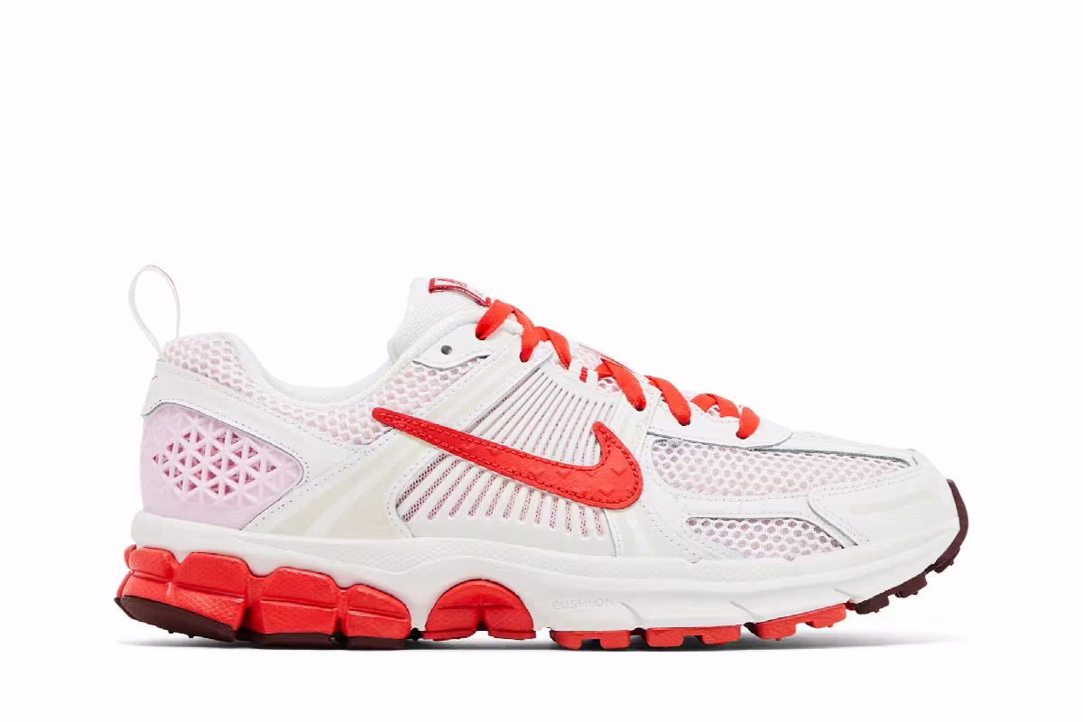 Nike Vomero 5 GS Valentine's Day 2025, view 2