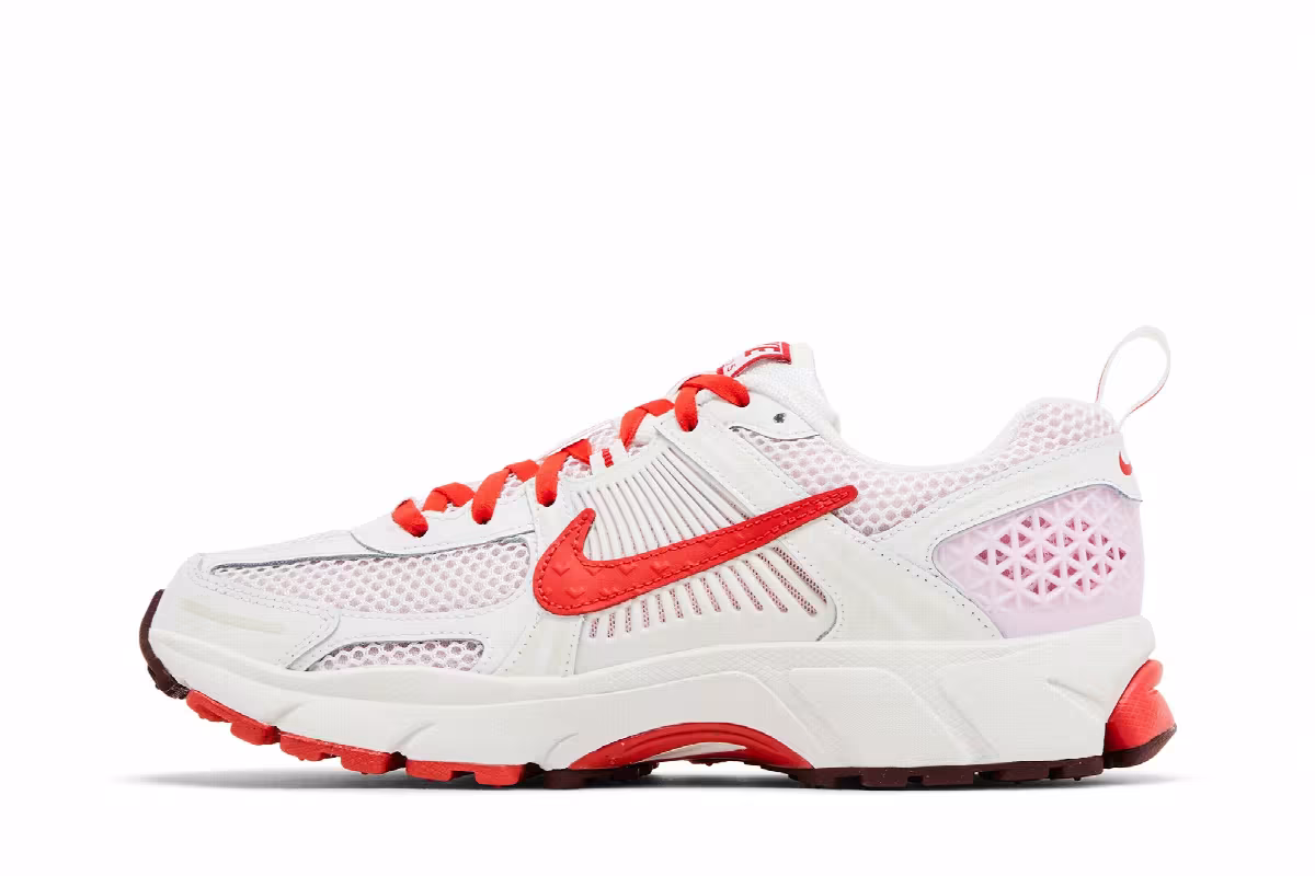 Nike Vomero 5 GS Valentine's Day 2025, view 4