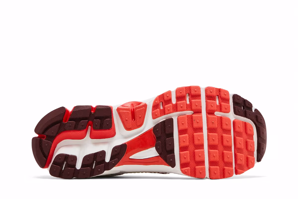 Nike Vomero 5 GS Valentine's Day 2025, view 5