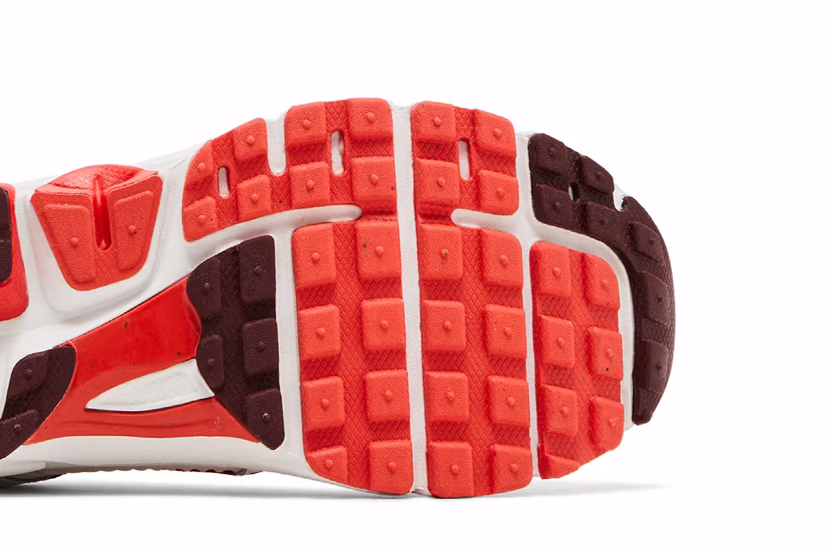 Nike Vomero 5 GS Valentine's Day 2025, view 6