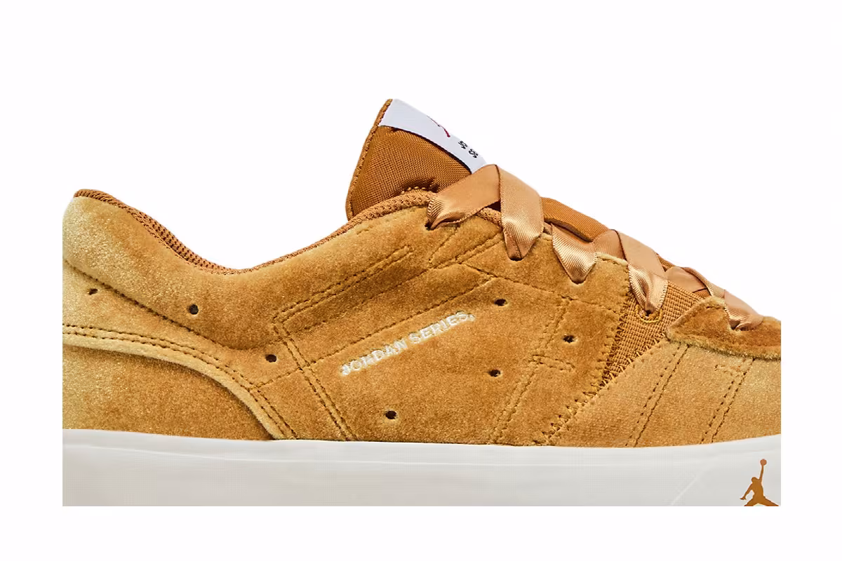 Air Jordan Women's Jordan Series.05 SE Gold Velvet, view 3
