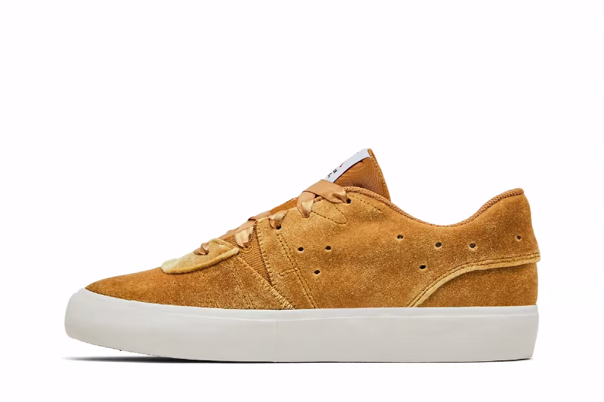 Air Jordan Women's Jordan Series.05 SE Gold Velvet, view 4