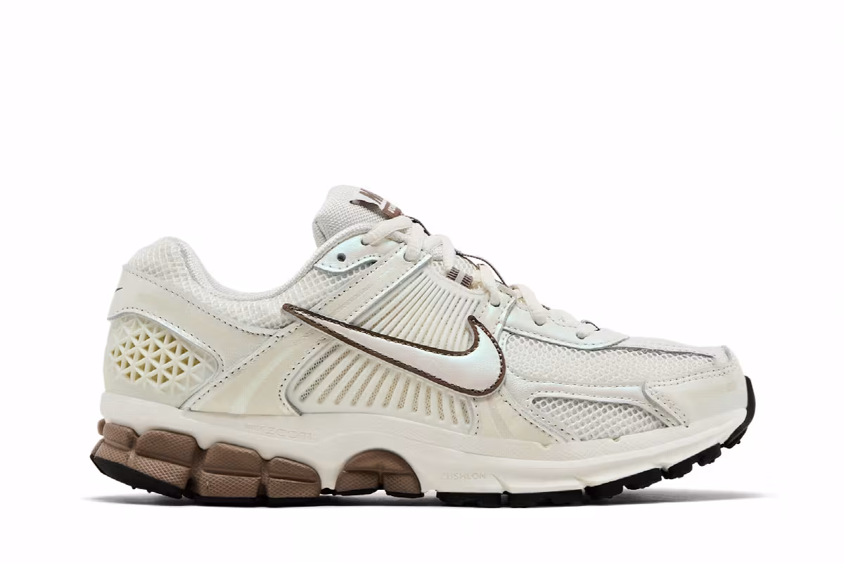 Nike Women's Air Zoom Vomero 5 Sail Mink Brown, view 2