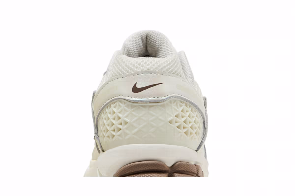 Nike Women's Air Zoom Vomero 5 Sail Mink Brown, view 8