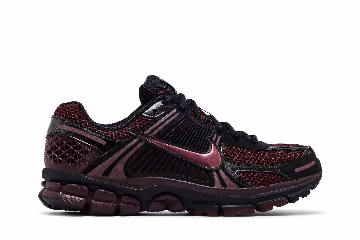 Nike Women's Zoom Vomero 5 Black Burgundy Crush, view 2