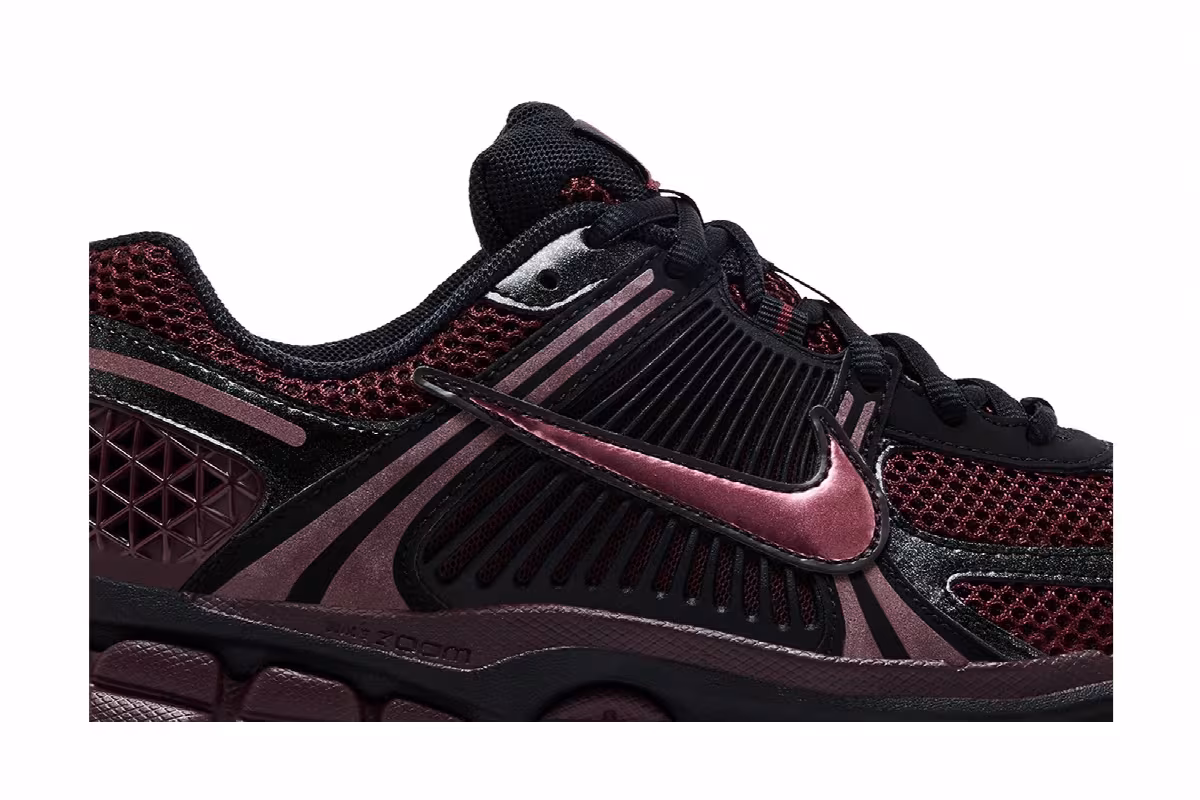 Nike Women's Zoom Vomero 5 Black Burgundy Crush, view 3