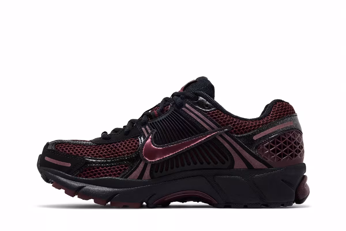 Nike Women's Zoom Vomero 5 Black Burgundy Crush, view 4