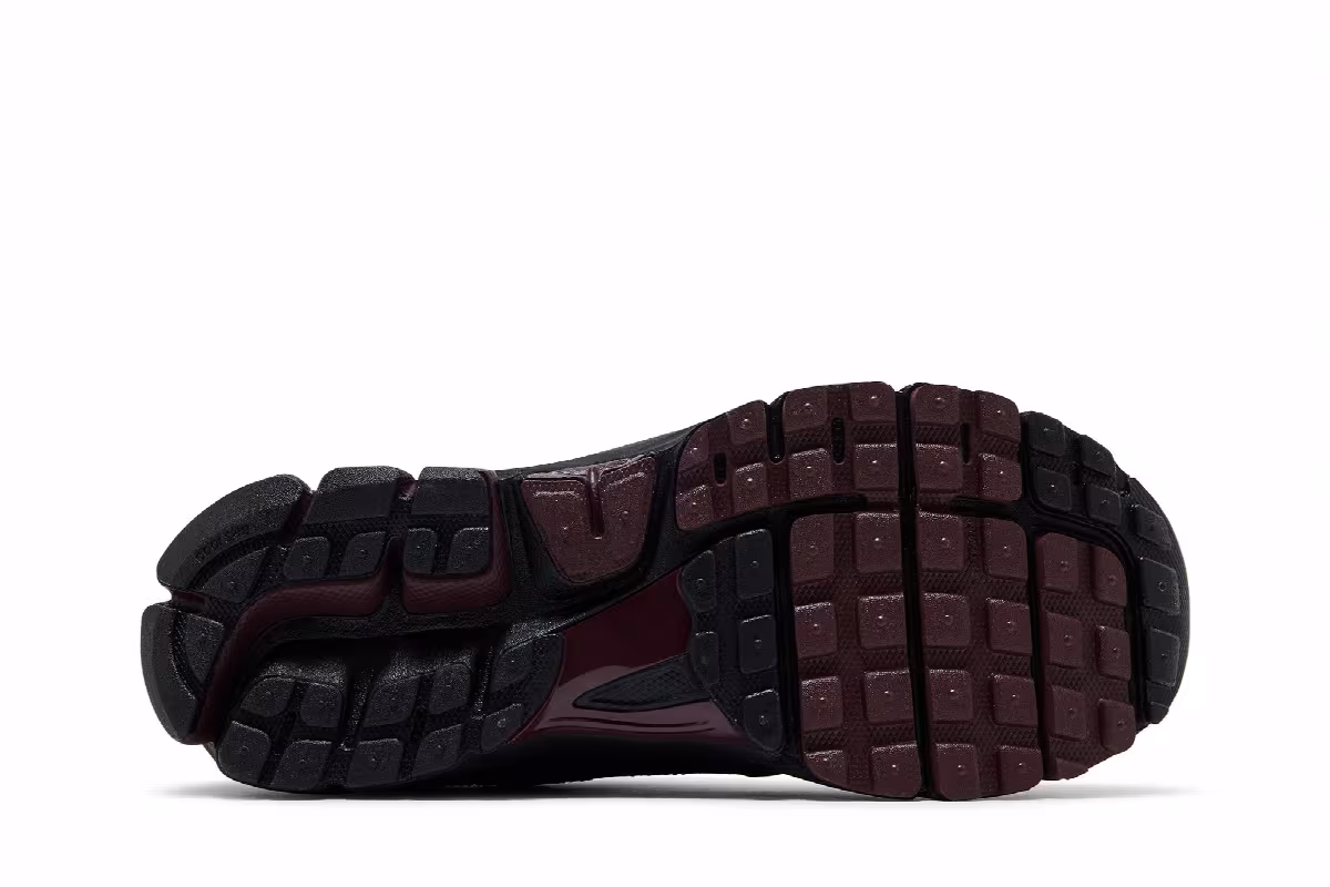 Nike Women's Zoom Vomero 5 Black Burgundy Crush, view 5