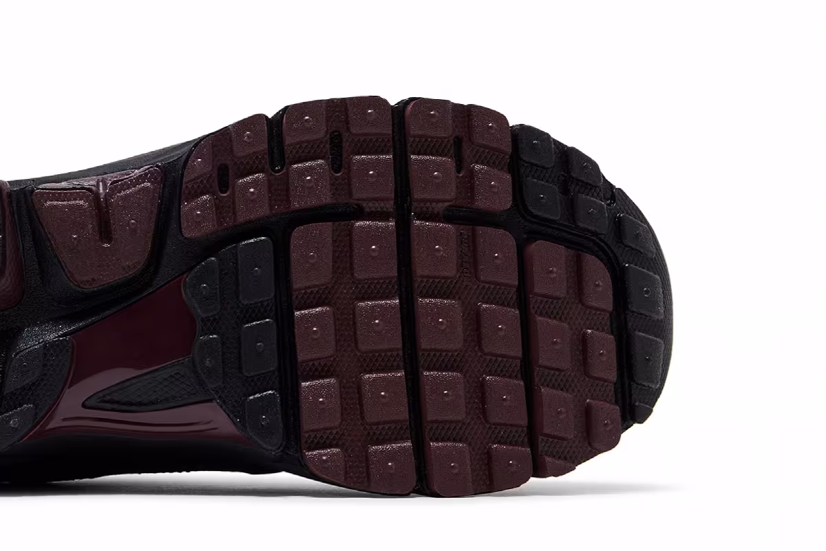 Nike Women's Zoom Vomero 5 Black Burgundy Crush, view 6