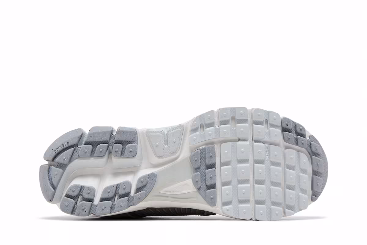 Nike Women's Air Zoom Vomero 5 Pure Platinum, view 5