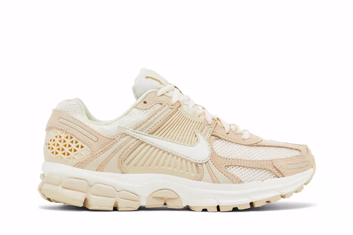 Nike Women's Air Zoom Vomero 5 Beach, view 2