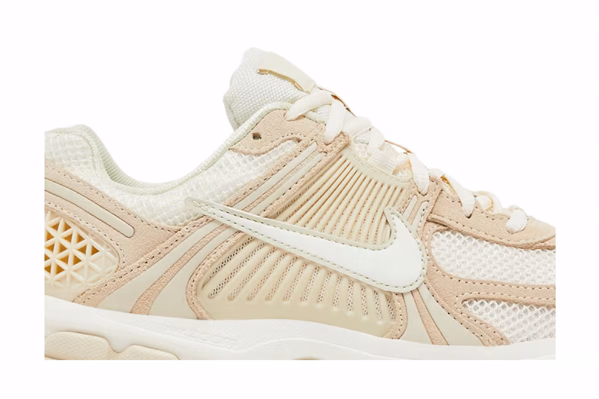 Nike Women's Air Zoom Vomero 5 Beach, view 3