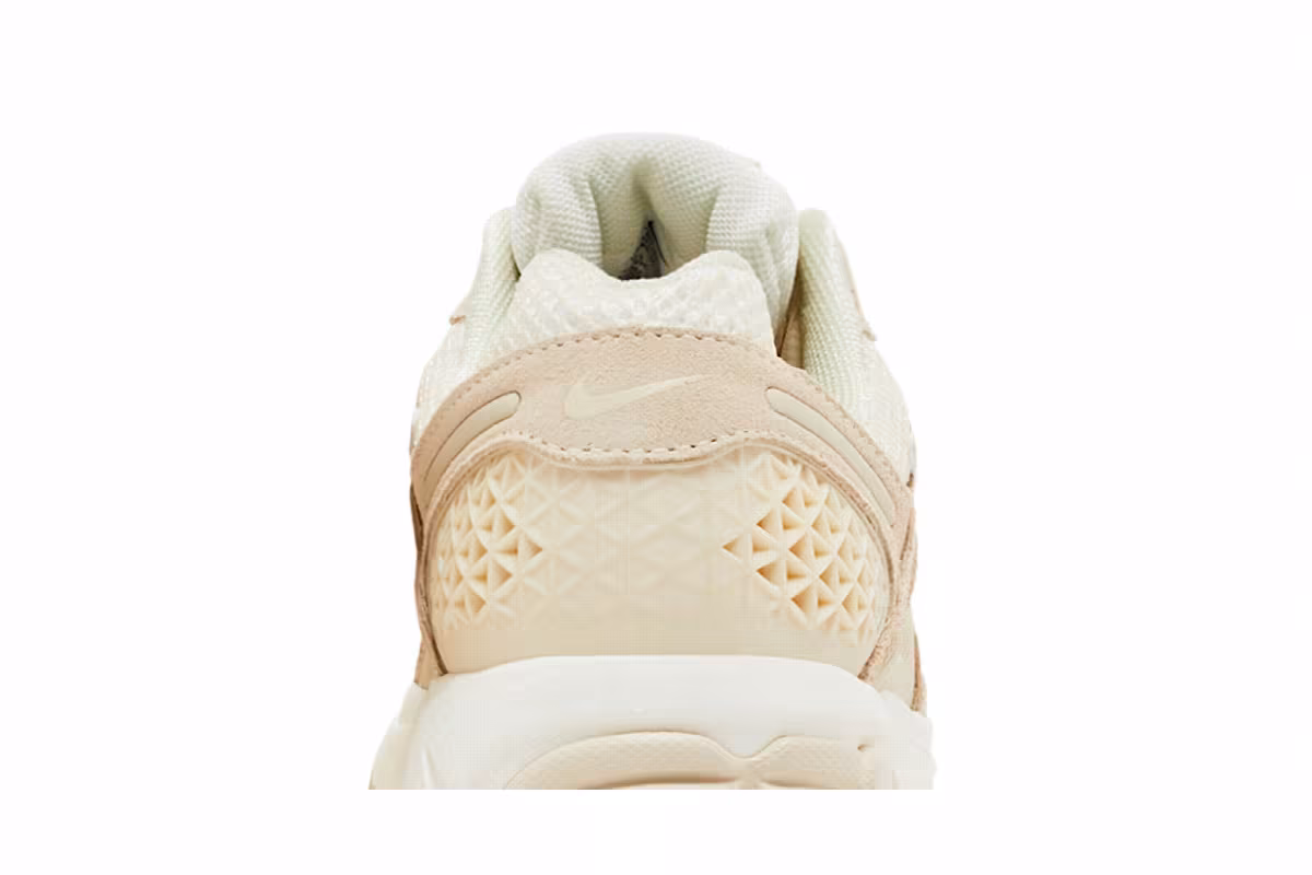 Nike Women's Air Zoom Vomero 5 Beach, view 8